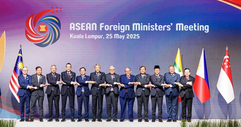 Fm-meeting-asian